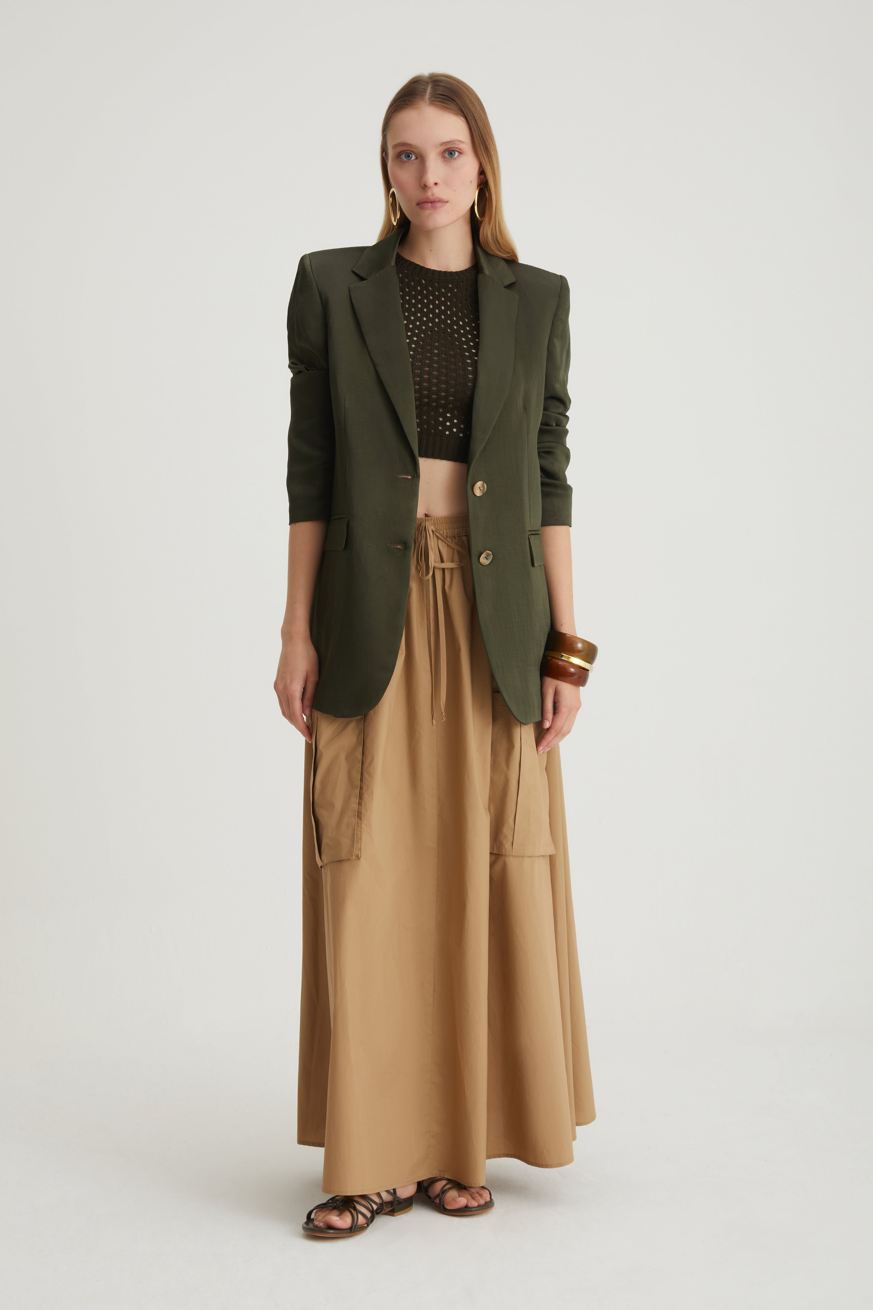 Long wide skirt in taffeta