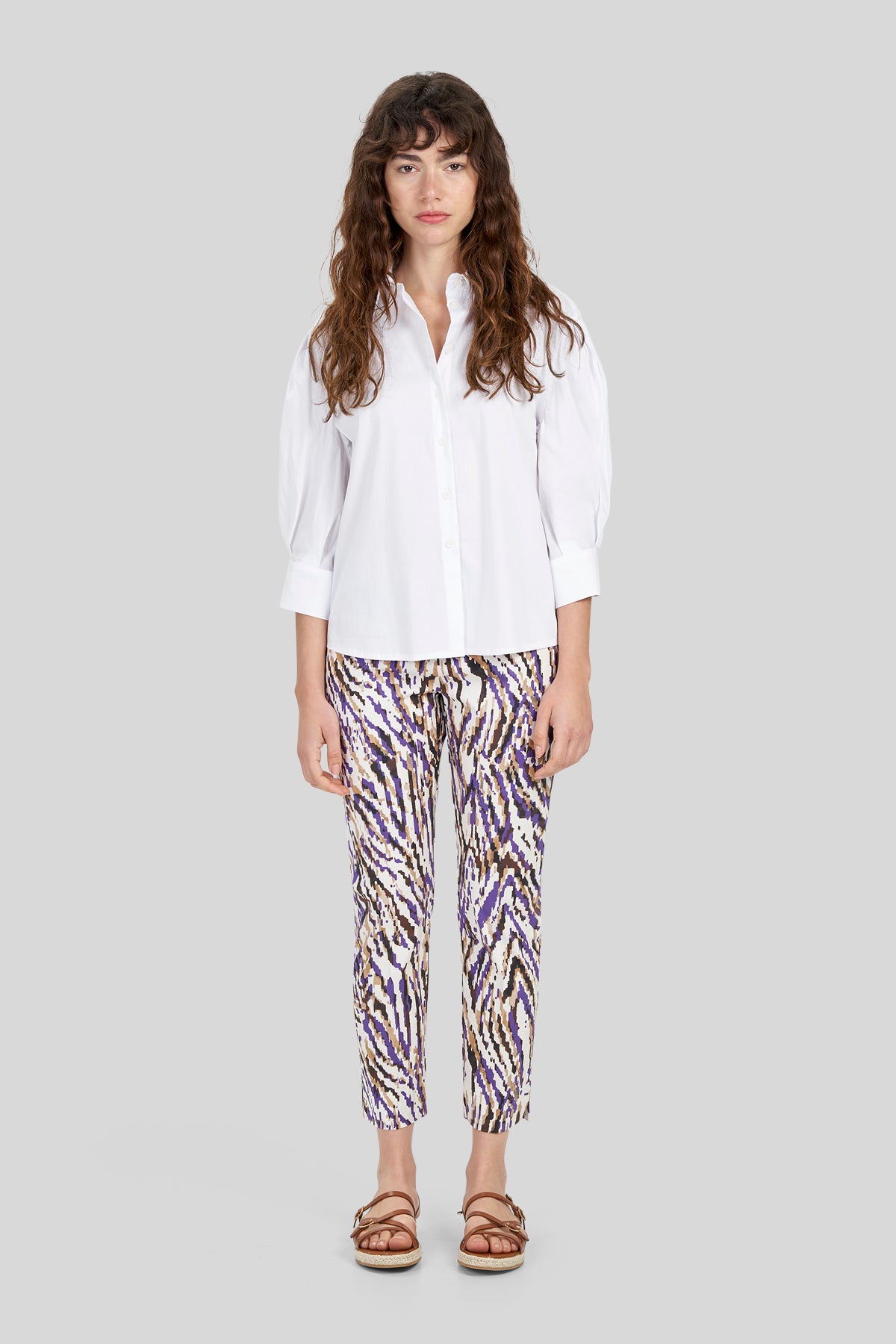 Pantaloni in gabardina stretch a fantasia
