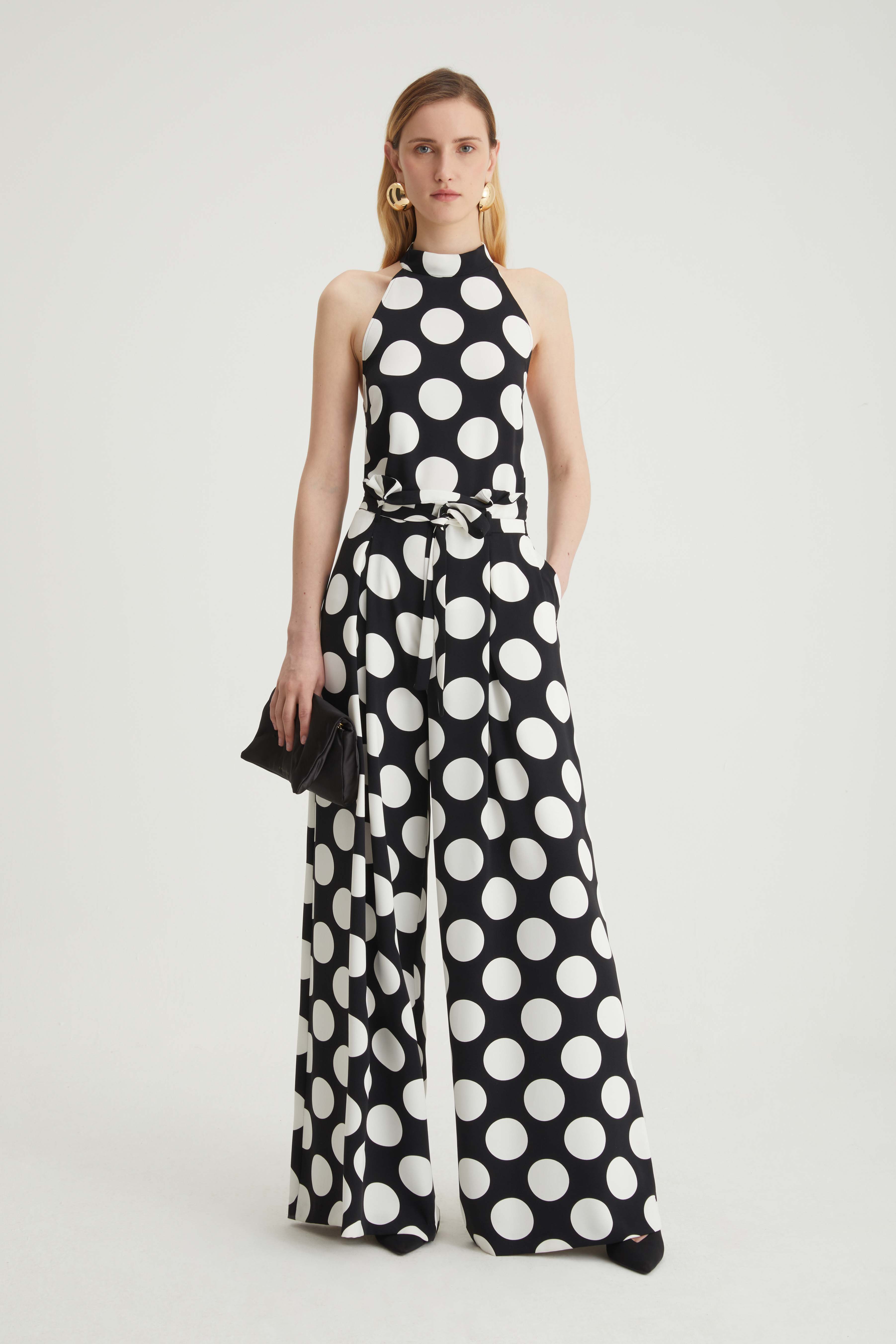 Top smanicato con collo alto