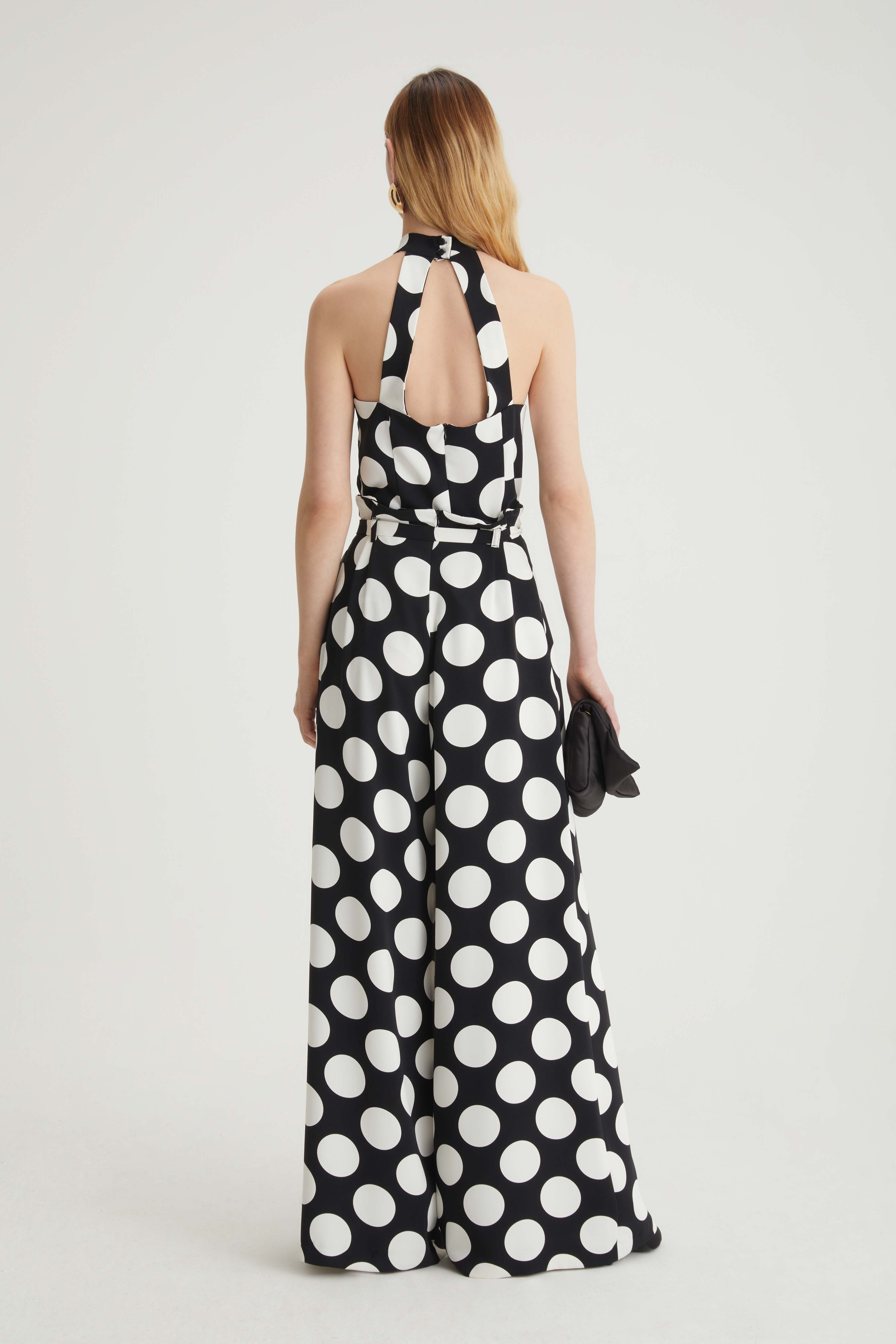 Top smanicato con collo alto