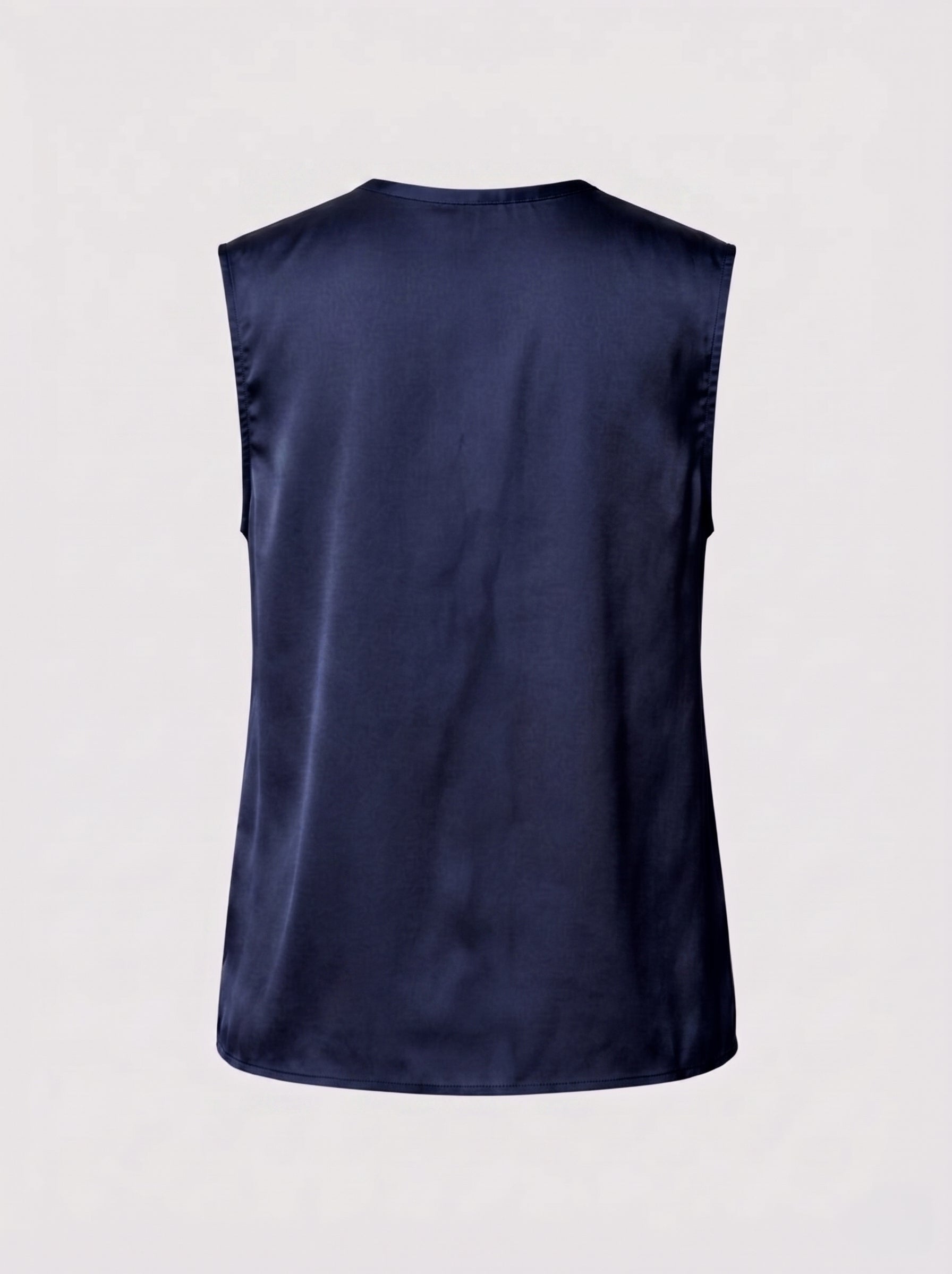 Blusa smanicata in viscosa fluida con scollo a V