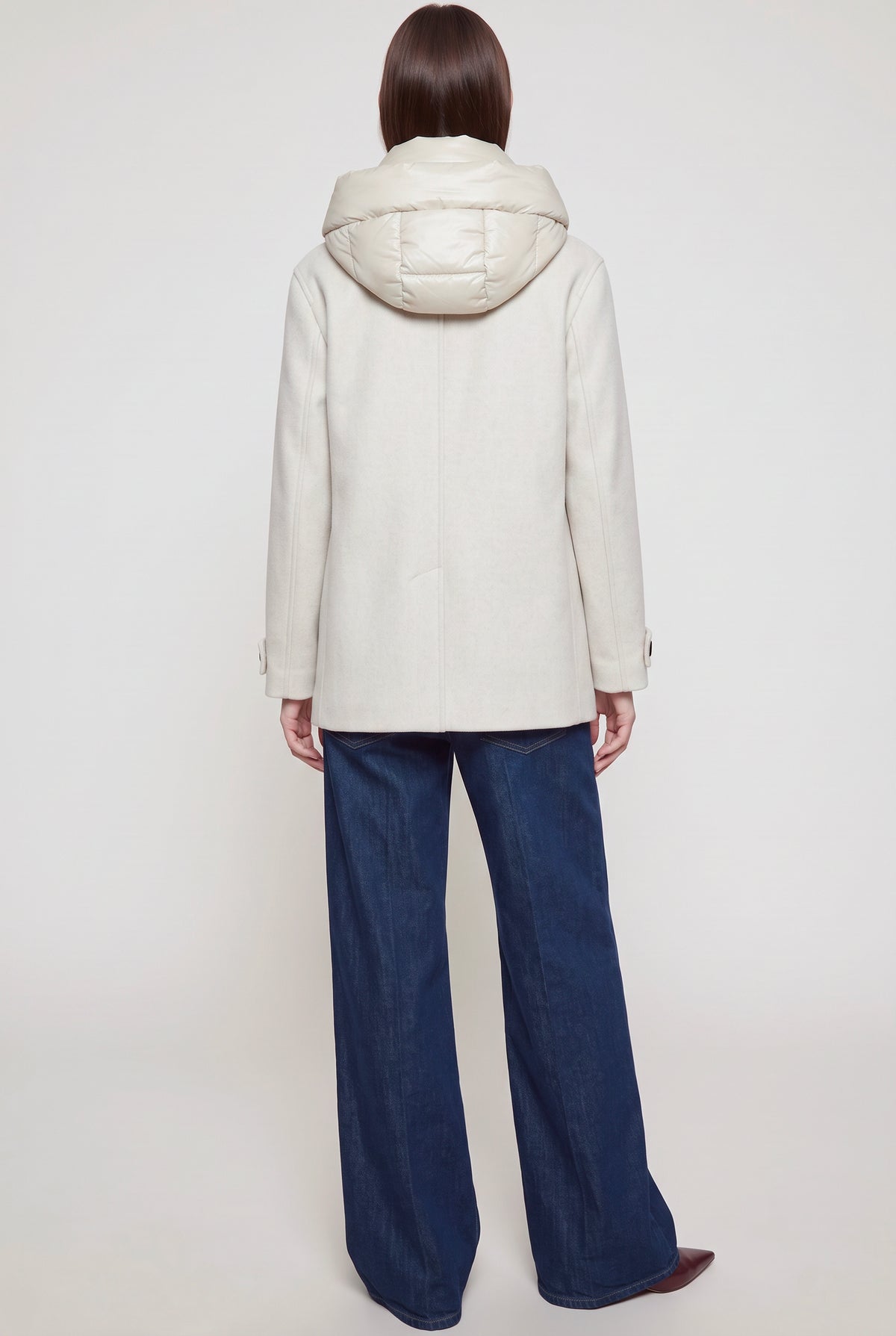 Cappotto corto doppiopetto con pettorina imbottita