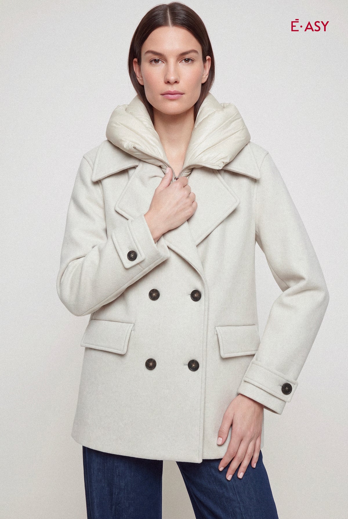 Cappotto corto doppiopetto con pettorina imbottita