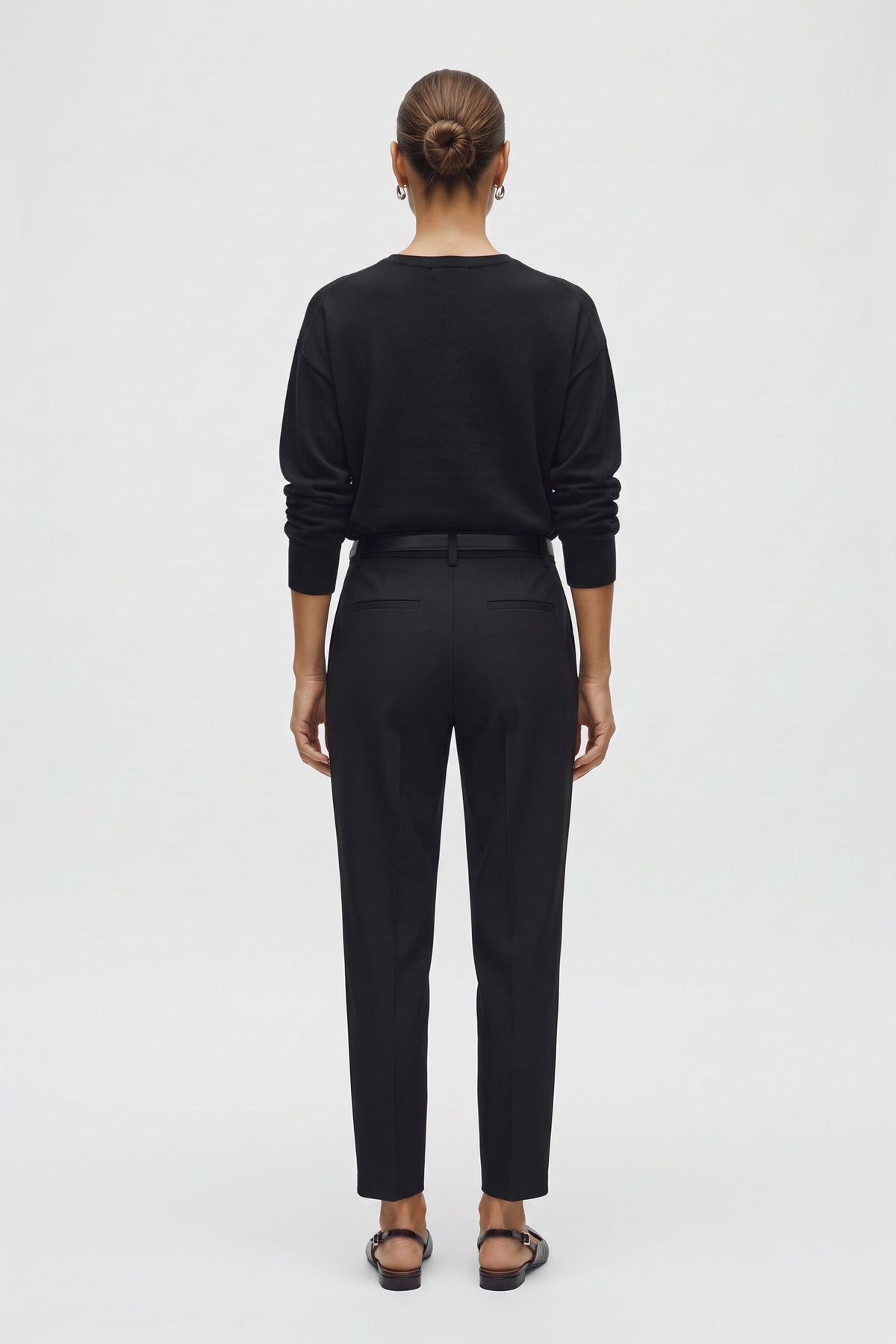Pantalone a sigaretta elegante in crepe