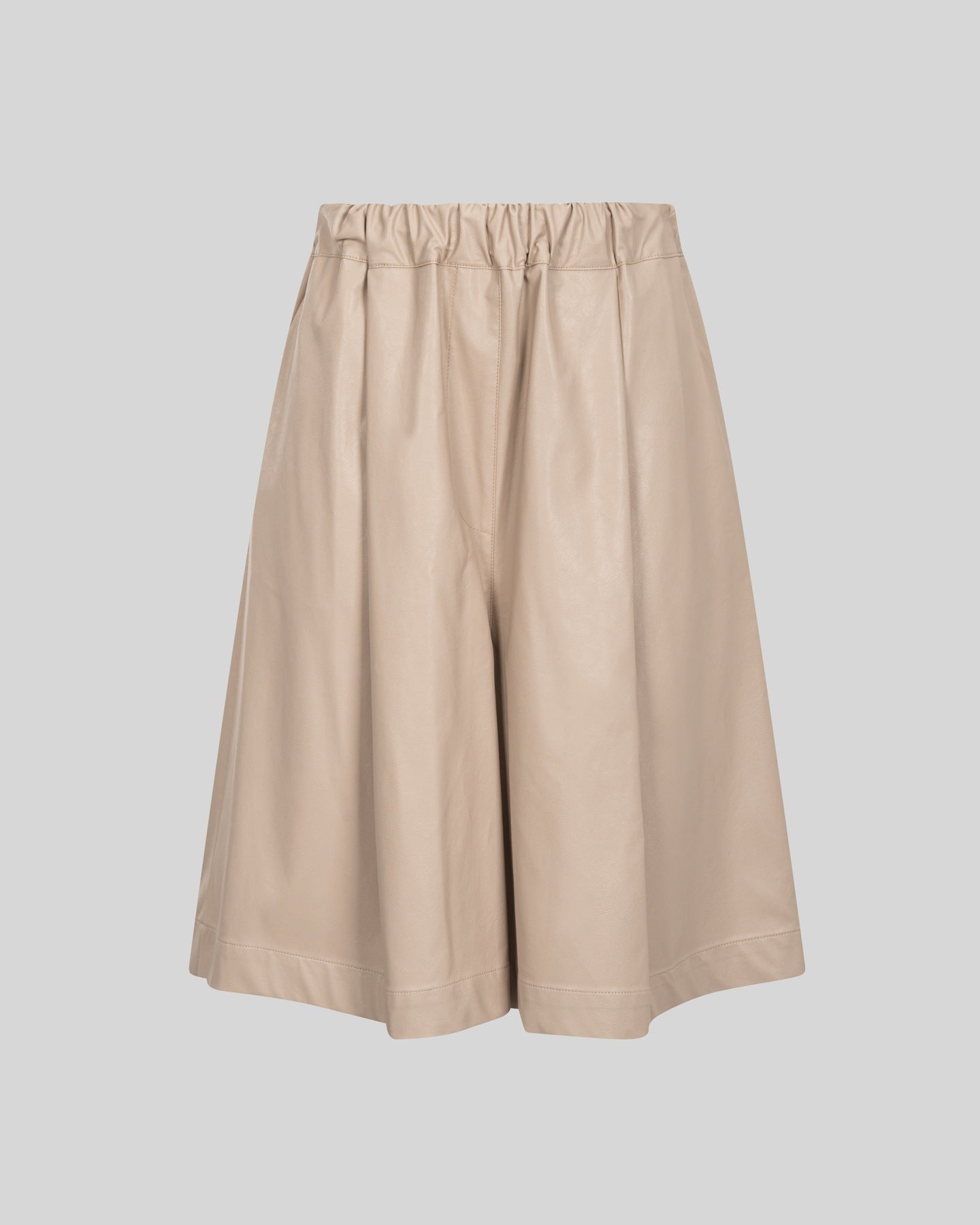 Bermuda in simil pelle