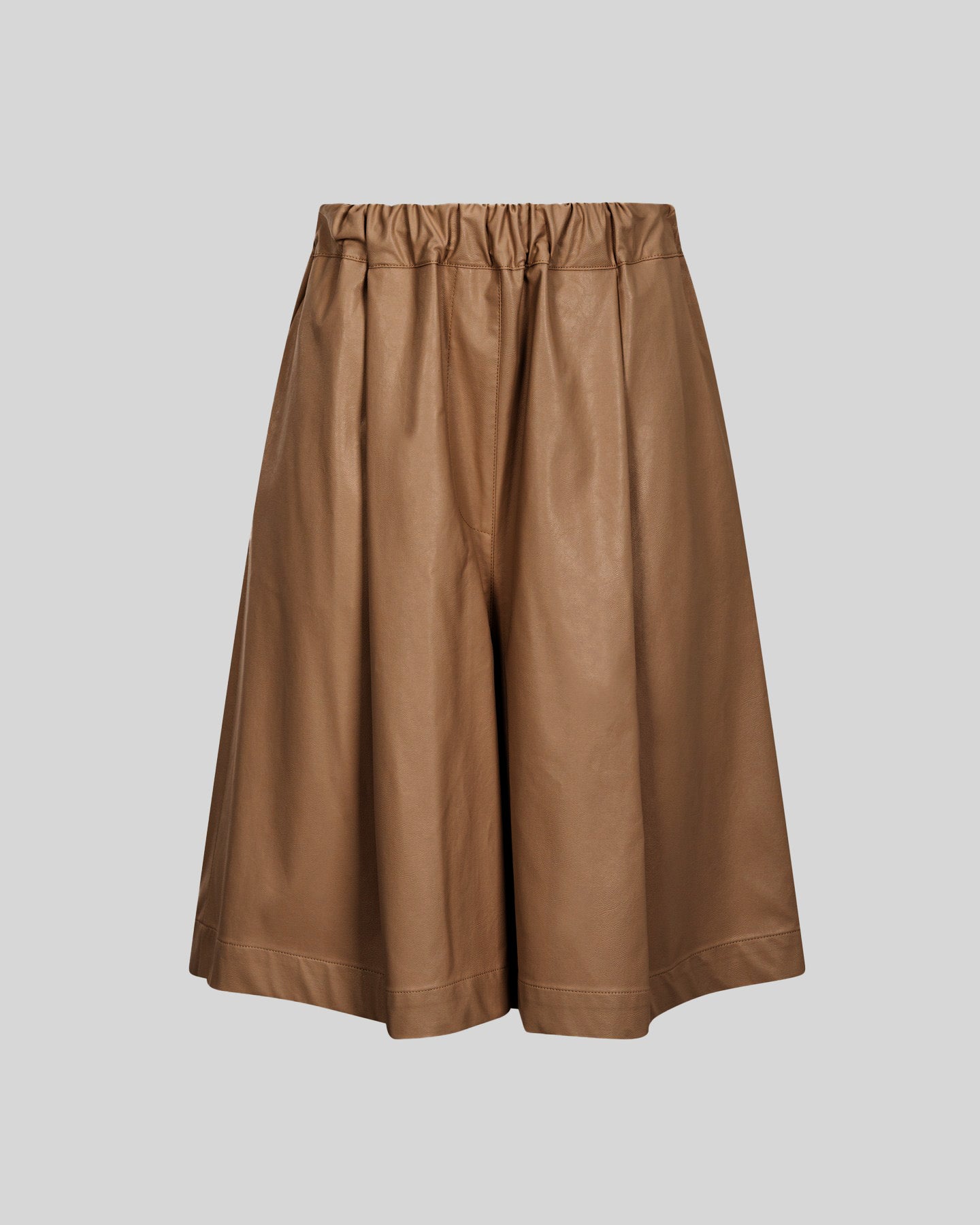 Bermuda in simil pelle