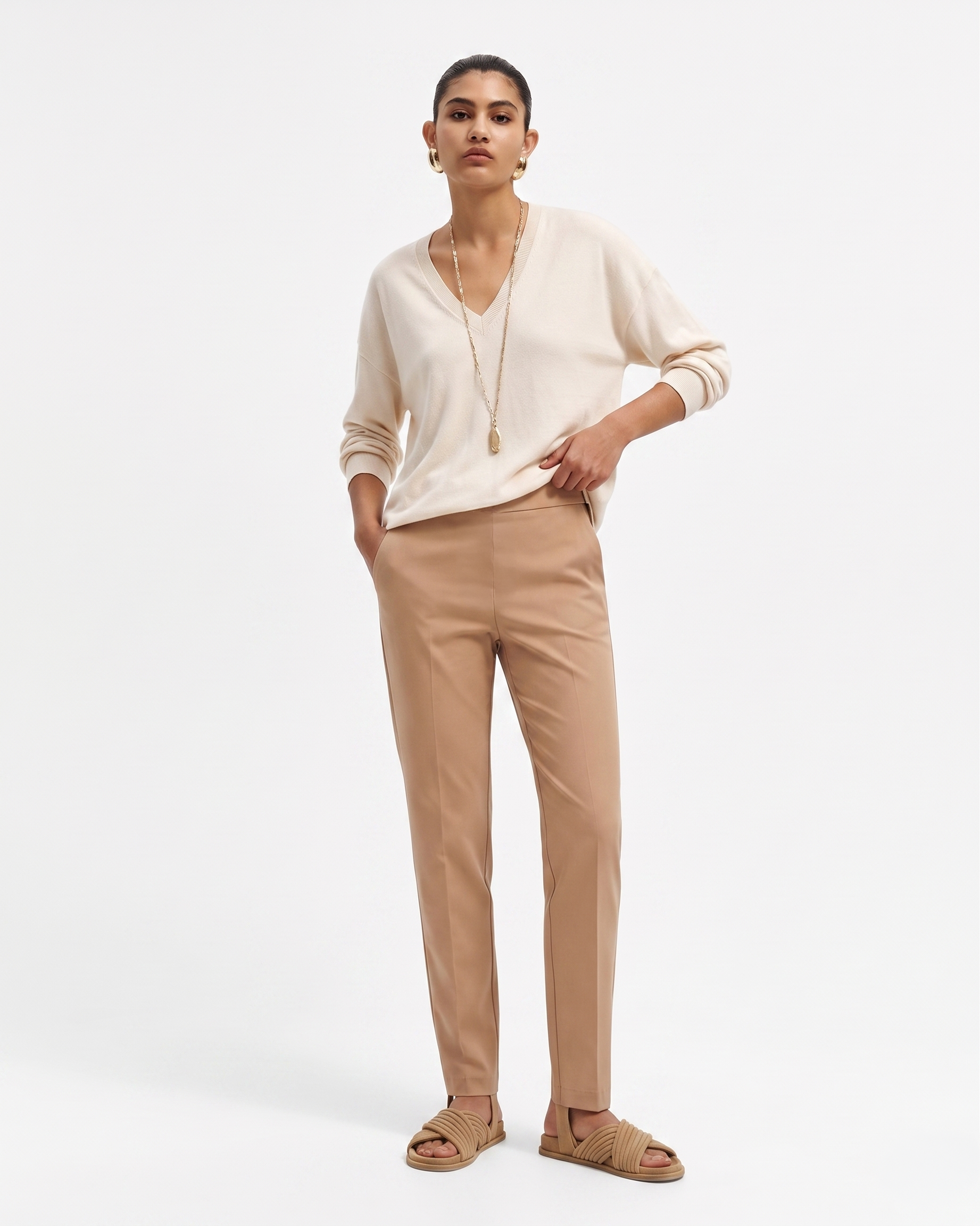 Pantalone a sigaretta con elastico sul retro
