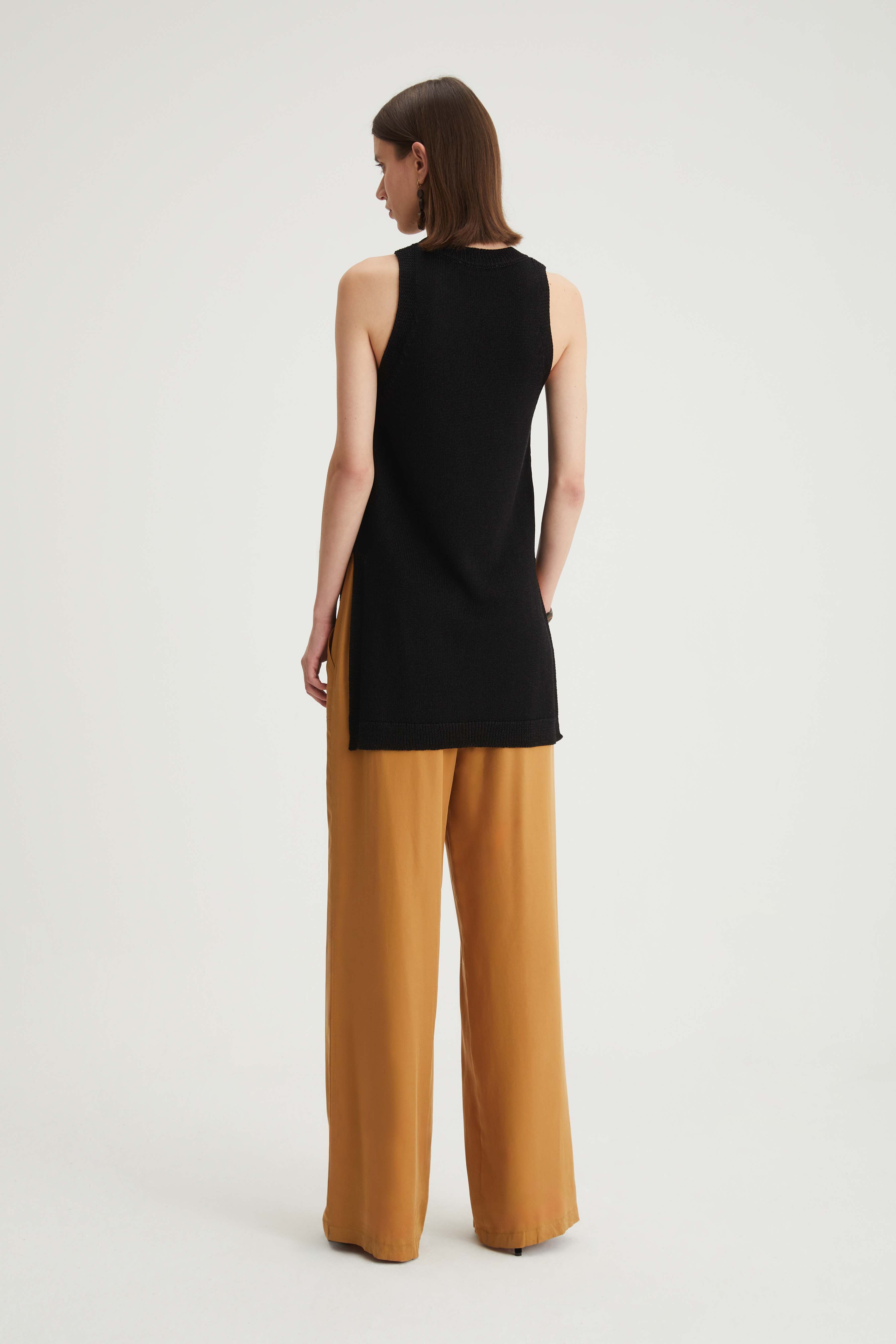 Wide leg trousers