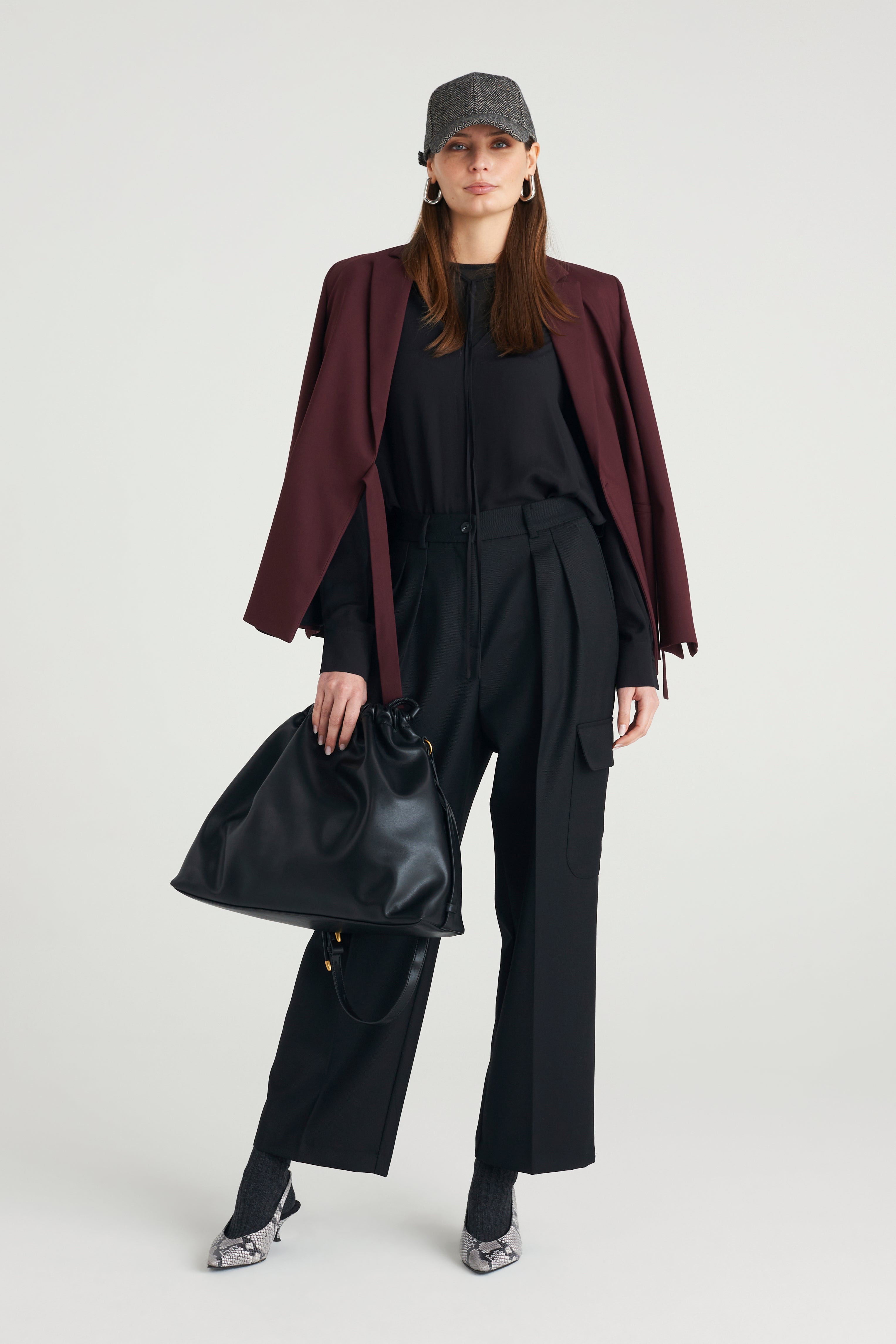 Giacca asimmetrica con fiocco