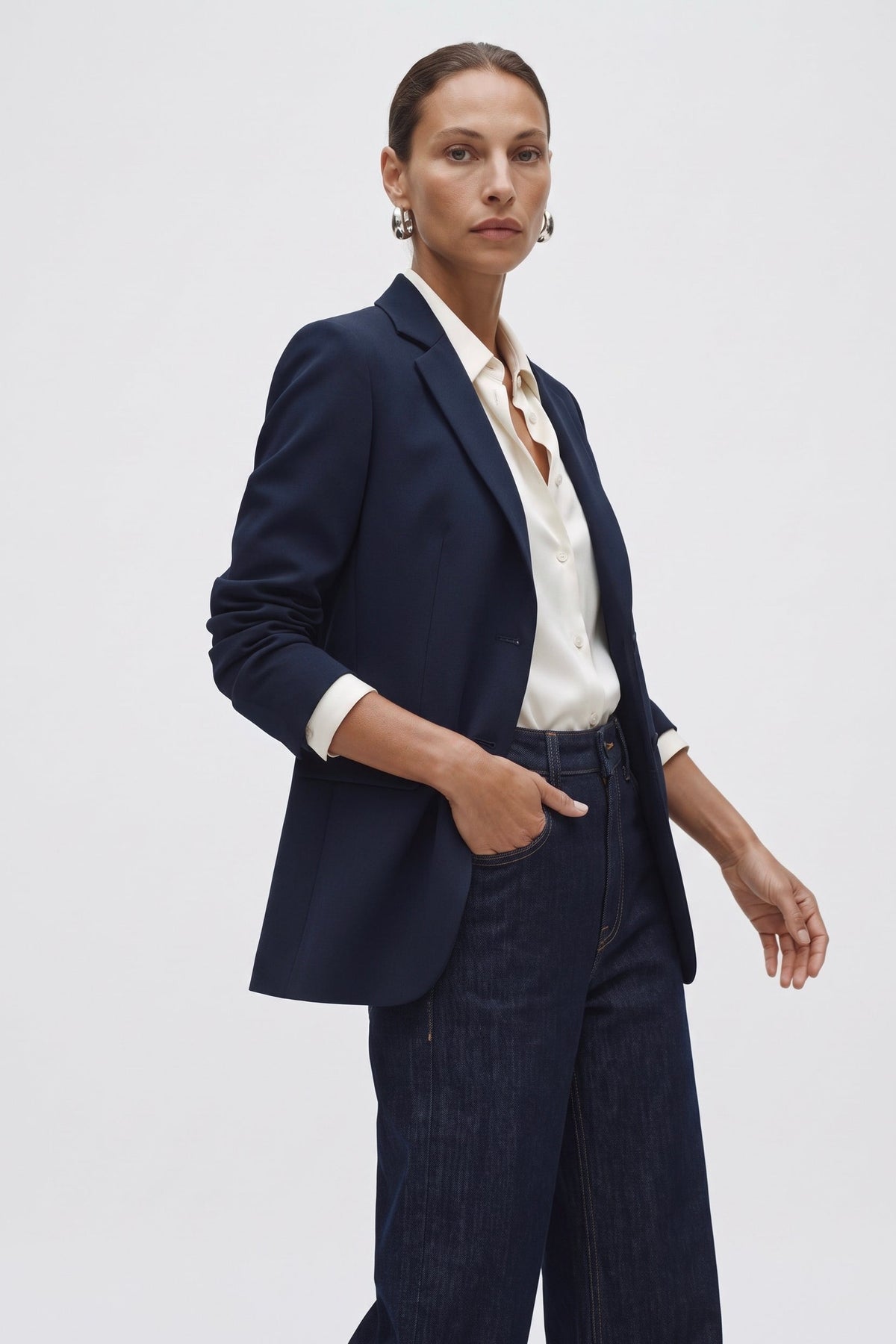 Tailleur blu in crepe giacca monopetto e pantalone a sigaretta - Caractère