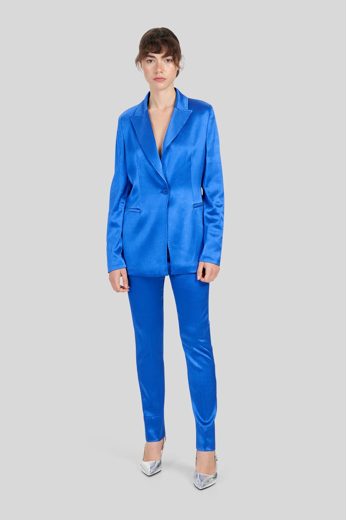 Pantaloni in raso stretch dalla linea slim