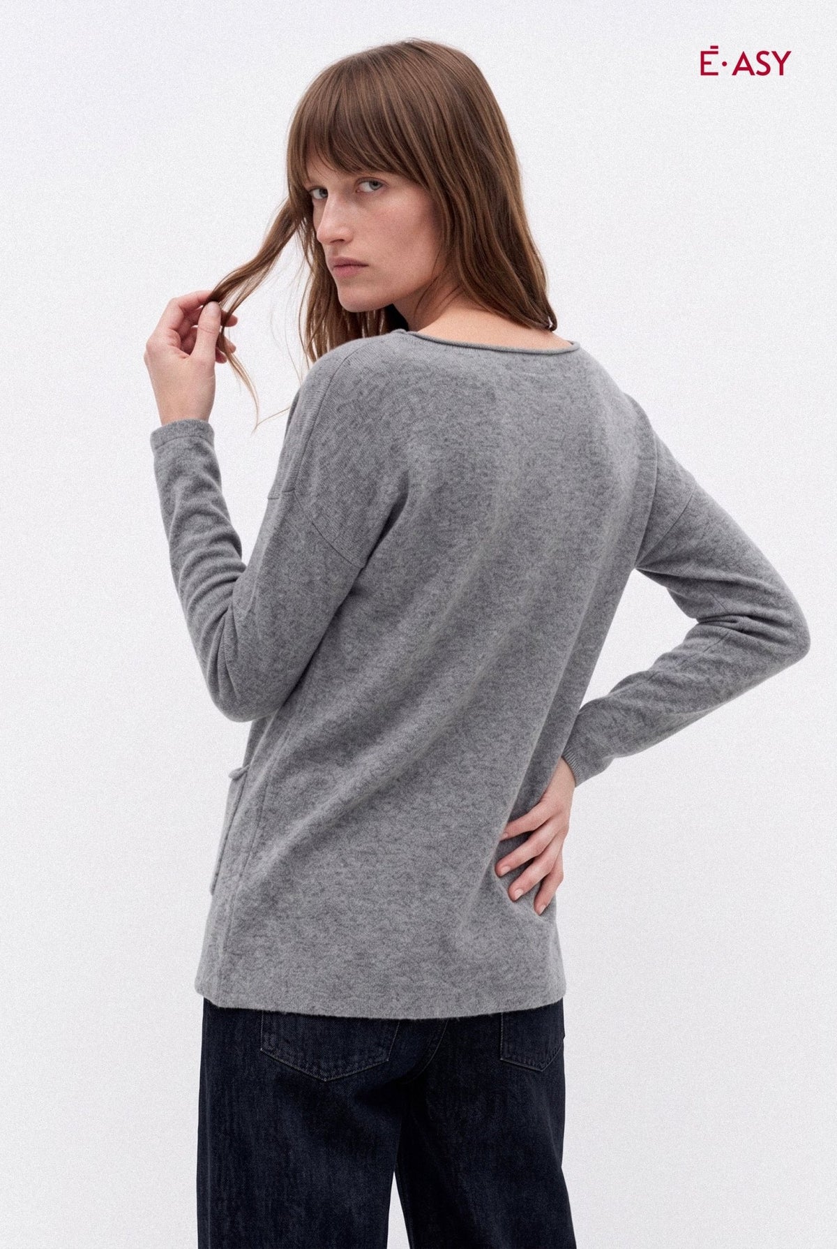 Maglione grigio girocollo con tasche applicate - Caractère
