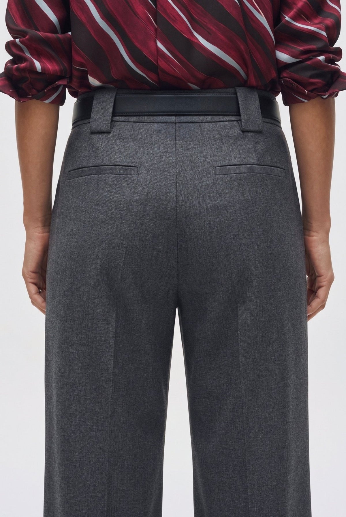 Pantalone Ampio Con Pizziche E Motivo Passante - Caractère