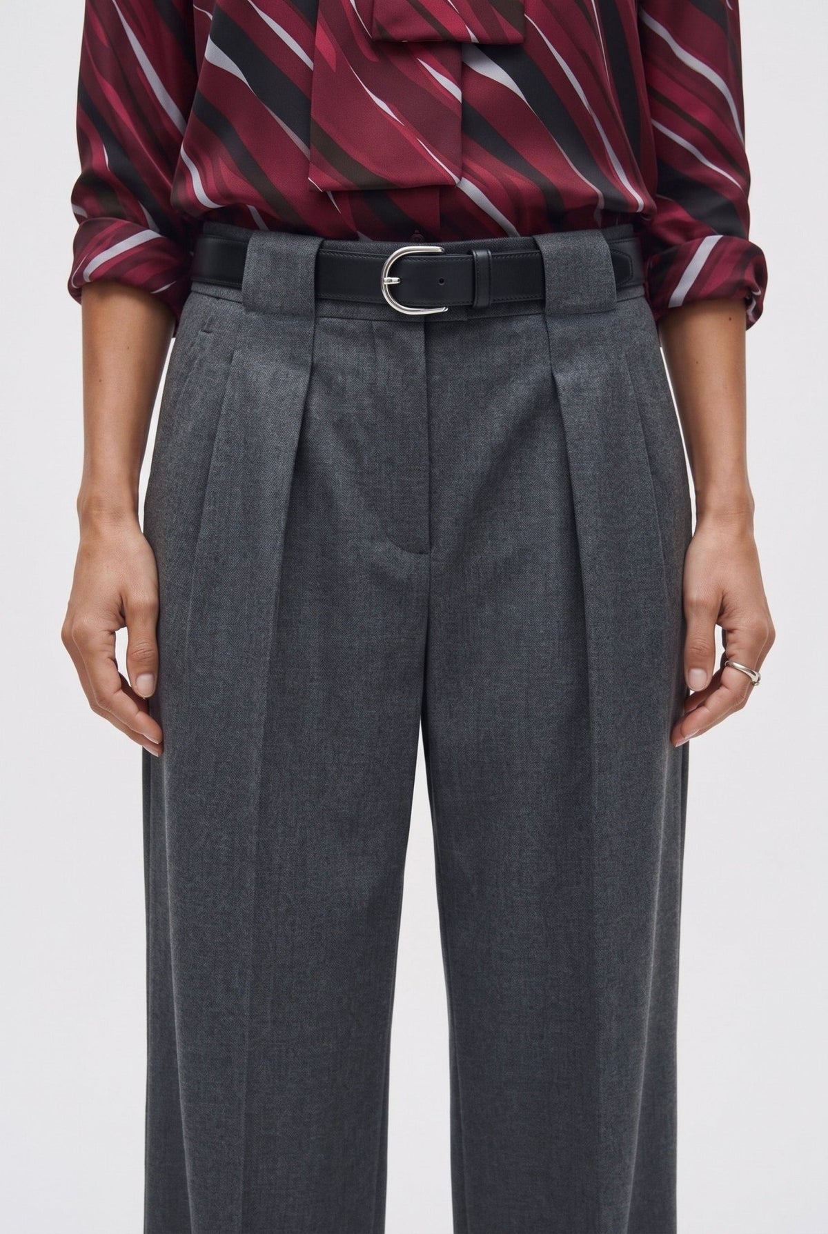 Pantalone Ampio Con Pizziche E Motivo Passante - Caractère