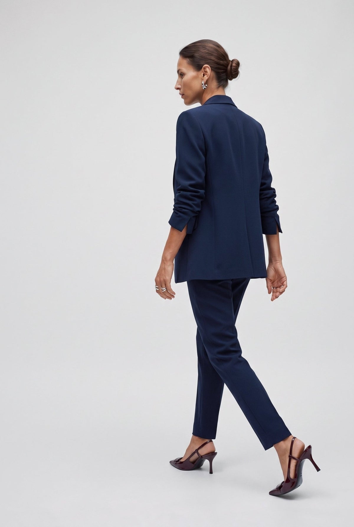 Tailleur blu in crepe giacca monopetto e pantalone a sigaretta - Caractère