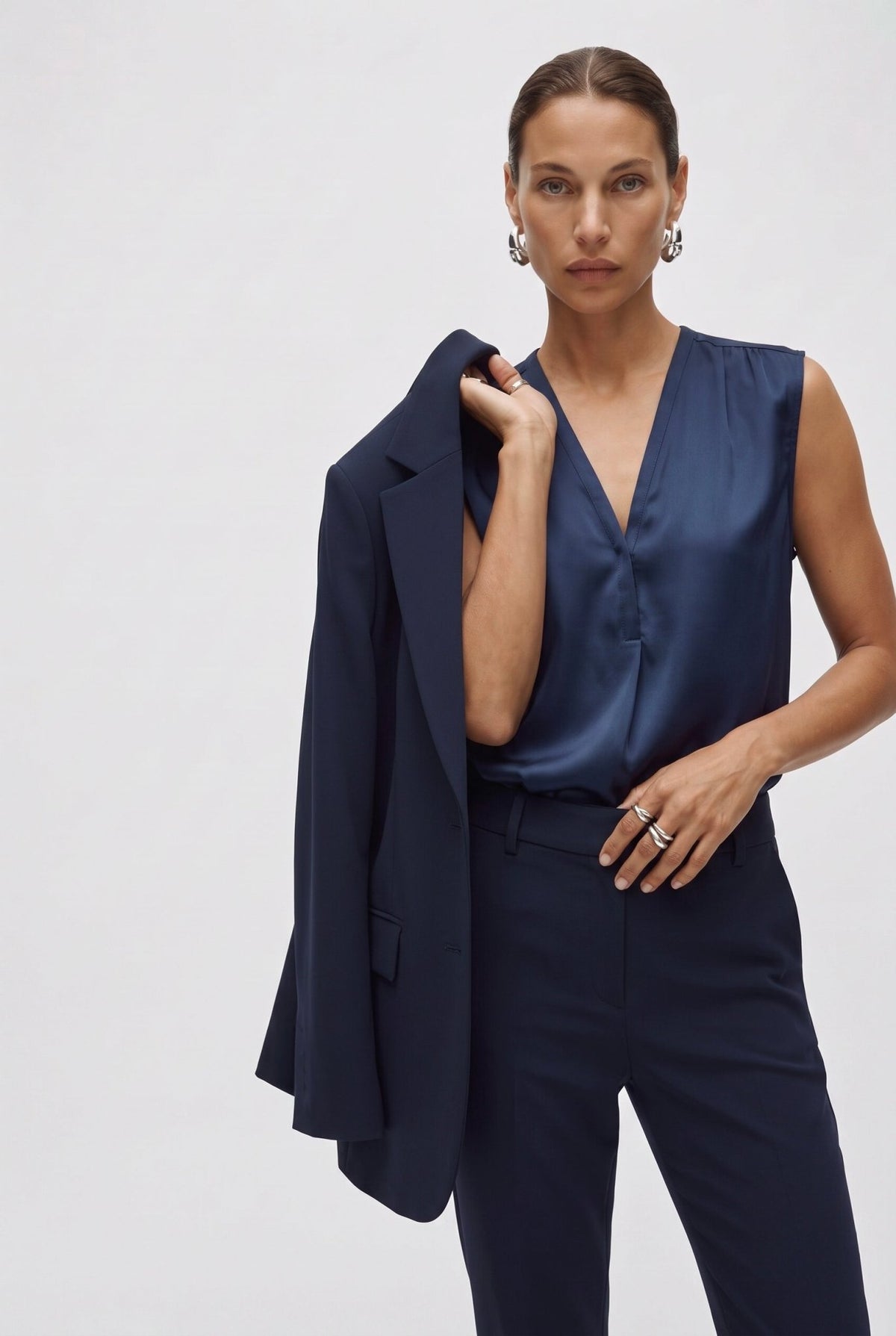 Tailleur blu in crepe giacca monopetto e pantalone a sigaretta - Caractère