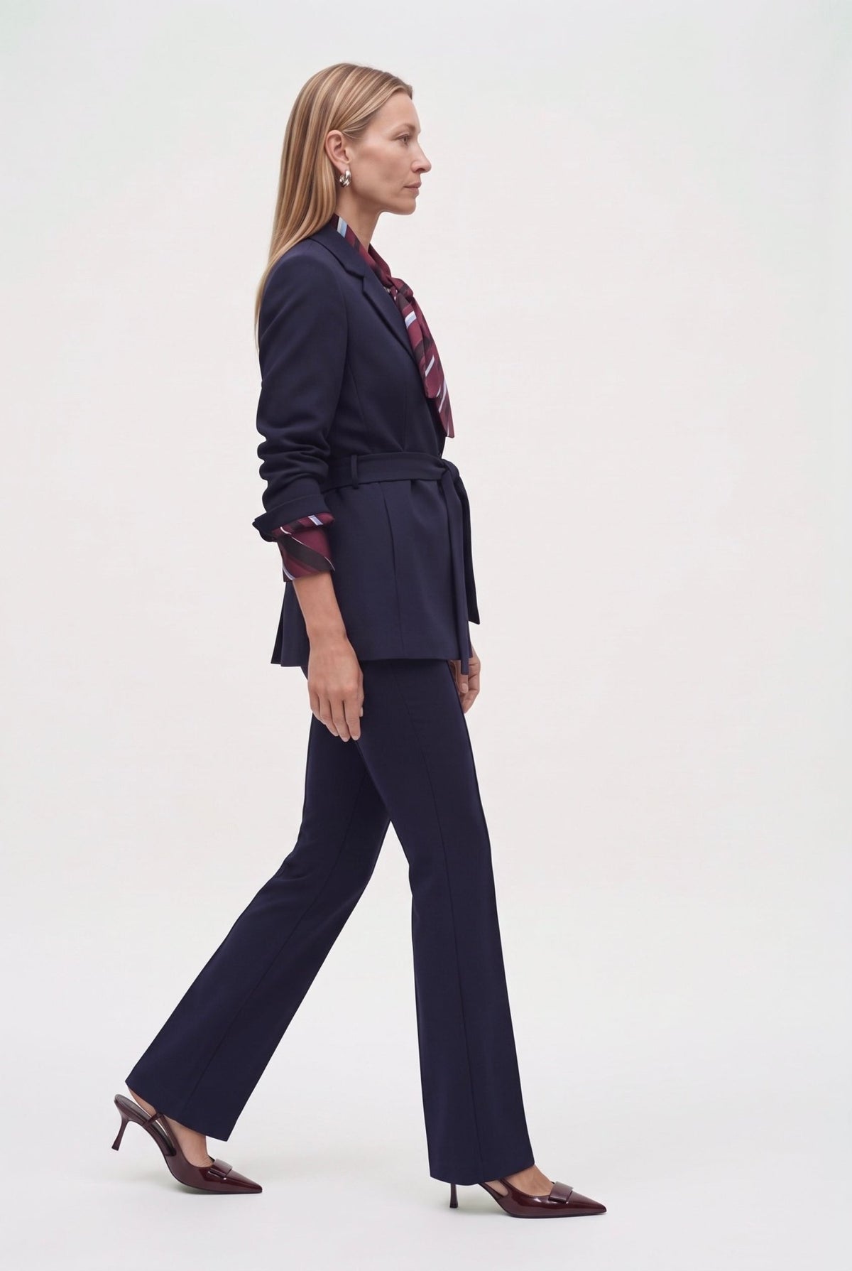 Tailleur in jersey punto Milano blazer con cintura e pantalone flare - Caractère