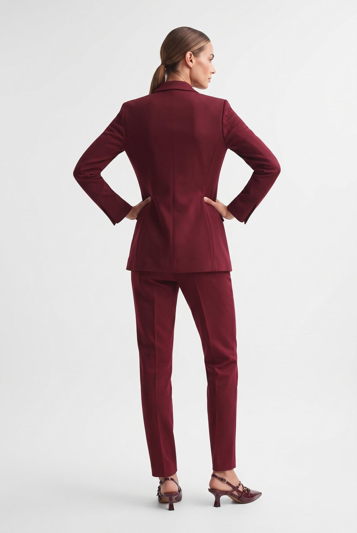 Tailleur Punto Milano Giacca Monopetto e Pantalone a Sigaretta Bordeaux - Caractère