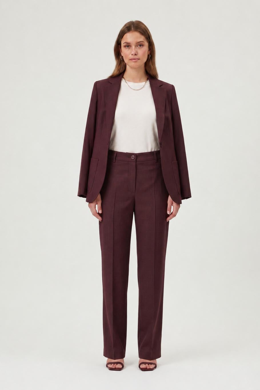 Tailleur Bordeaux Giacca con Cintura e Pantalone a Sigaretta