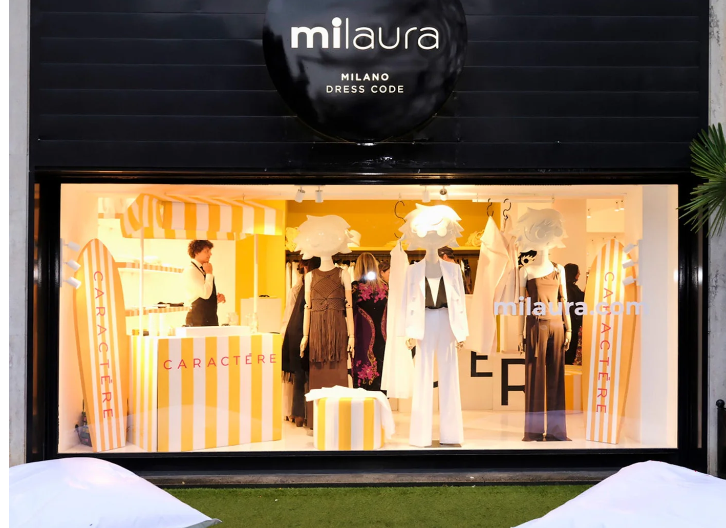 CARACTĒRE X MILAURA