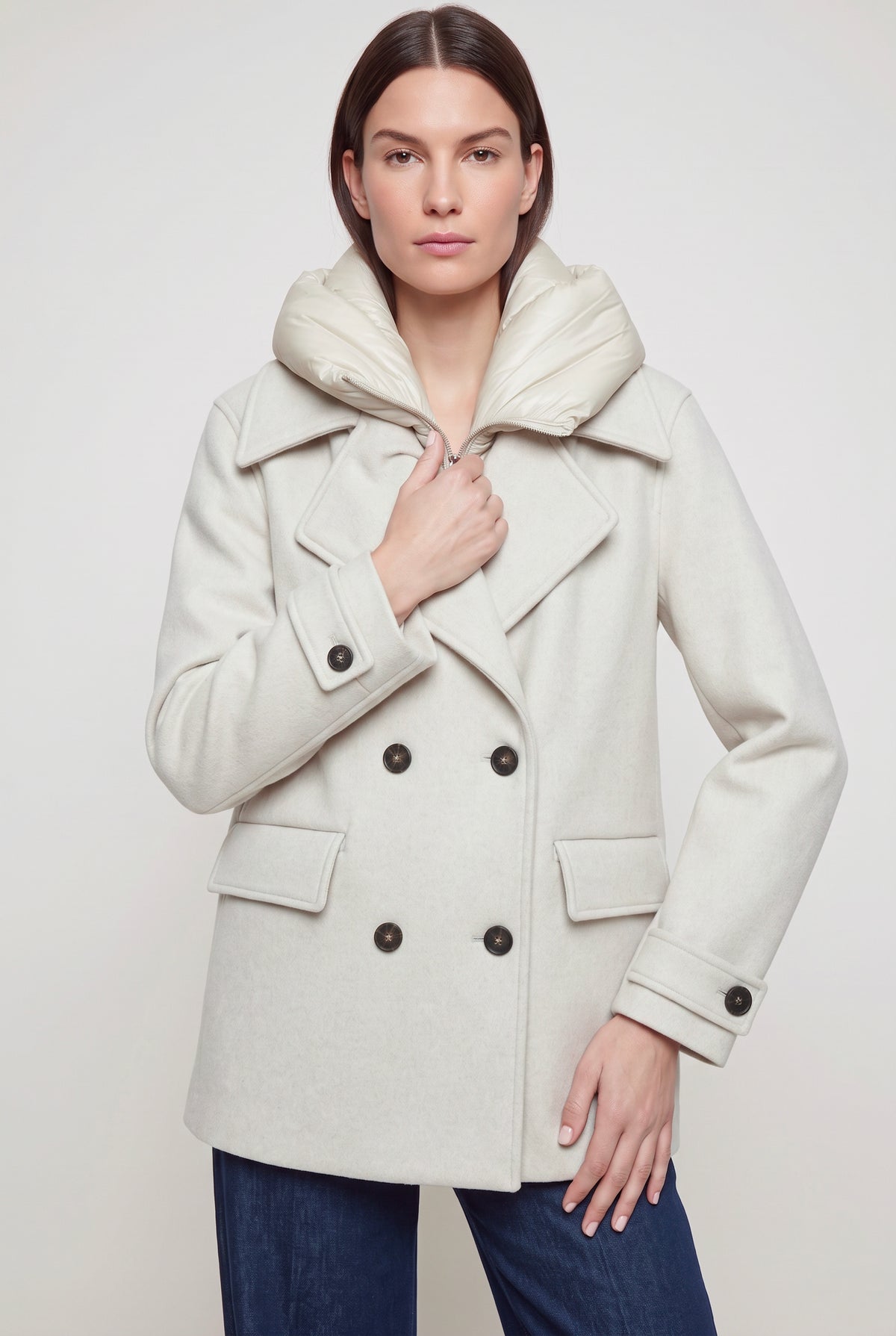 Cappotto corto doppiopetto con pettorina imbottita