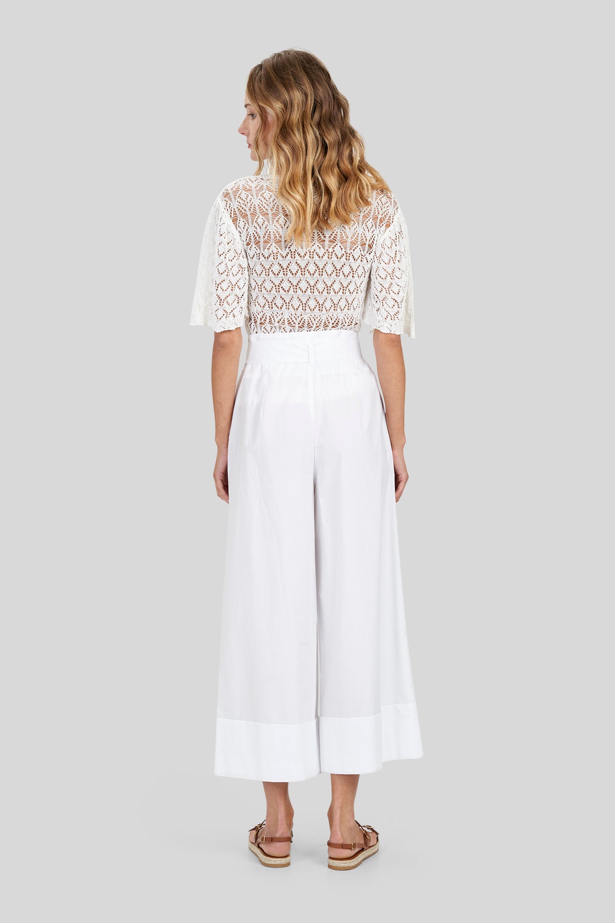 Pantaloni cropped in tela paracadute