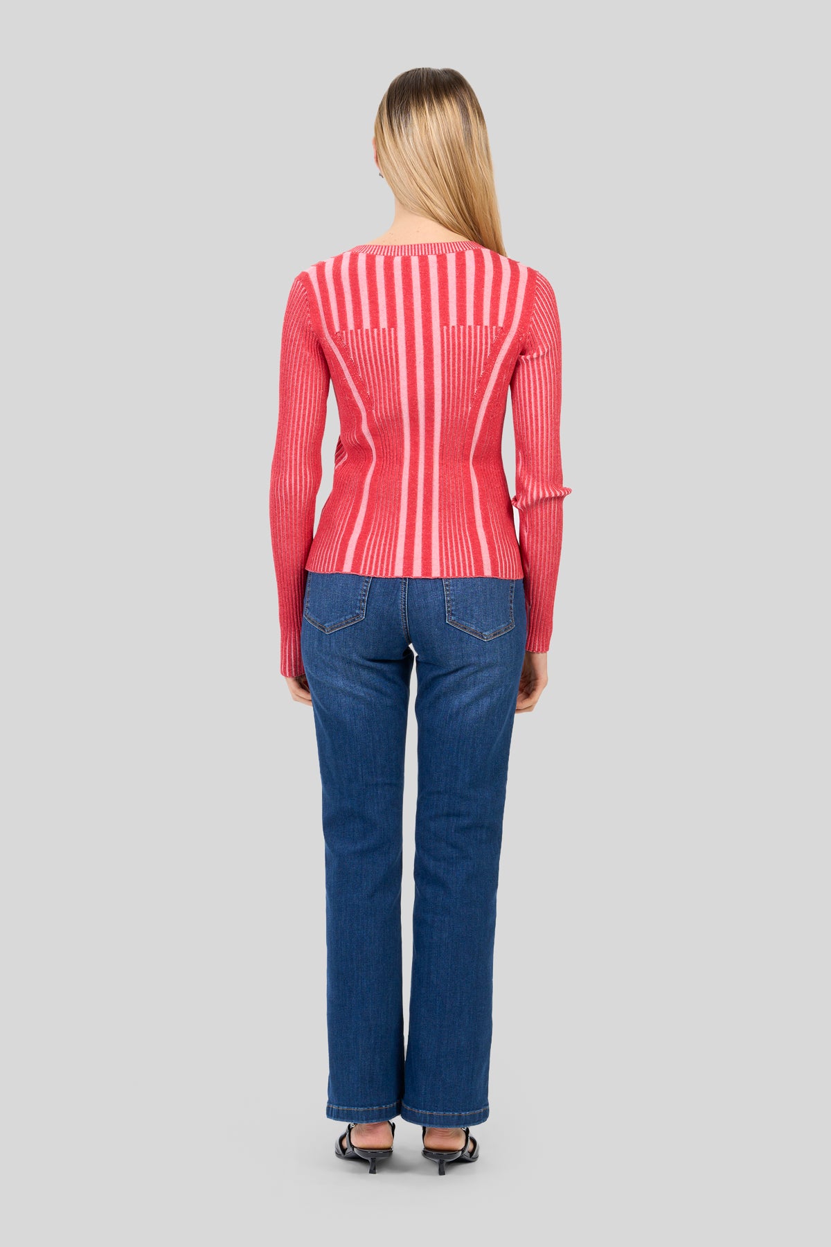Maglia a coste con scollo a V