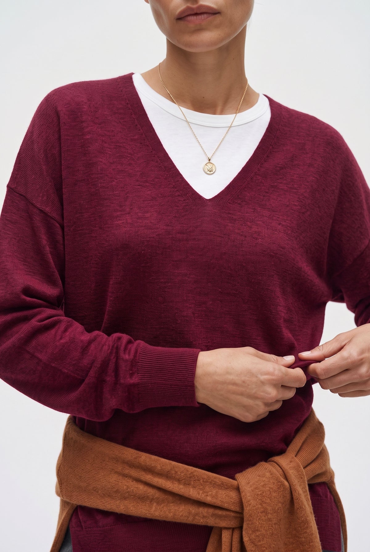 Maglia con scollo a V  in misto seta e lana