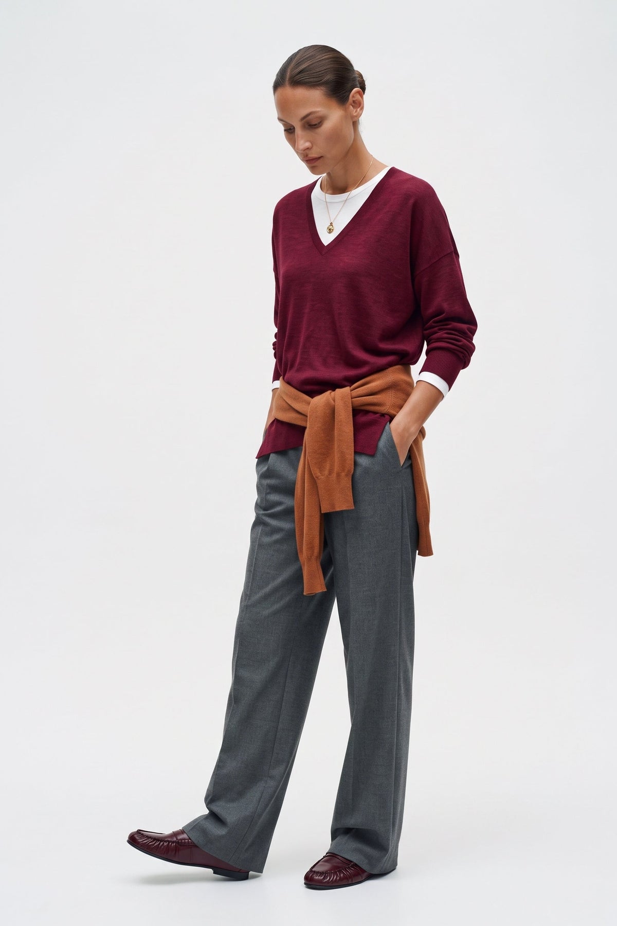 Maglia con scollo a V  in misto seta e lana