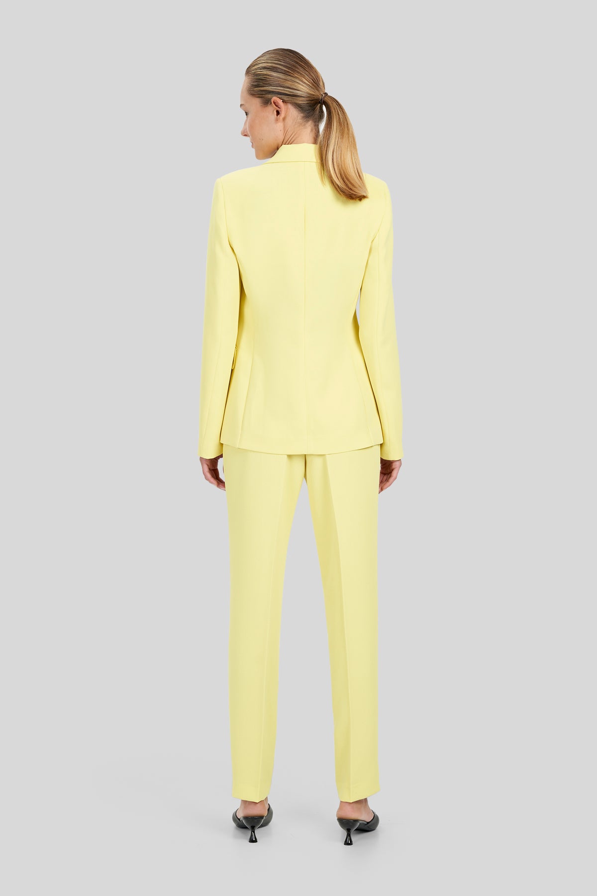 Pantaloni in crpe