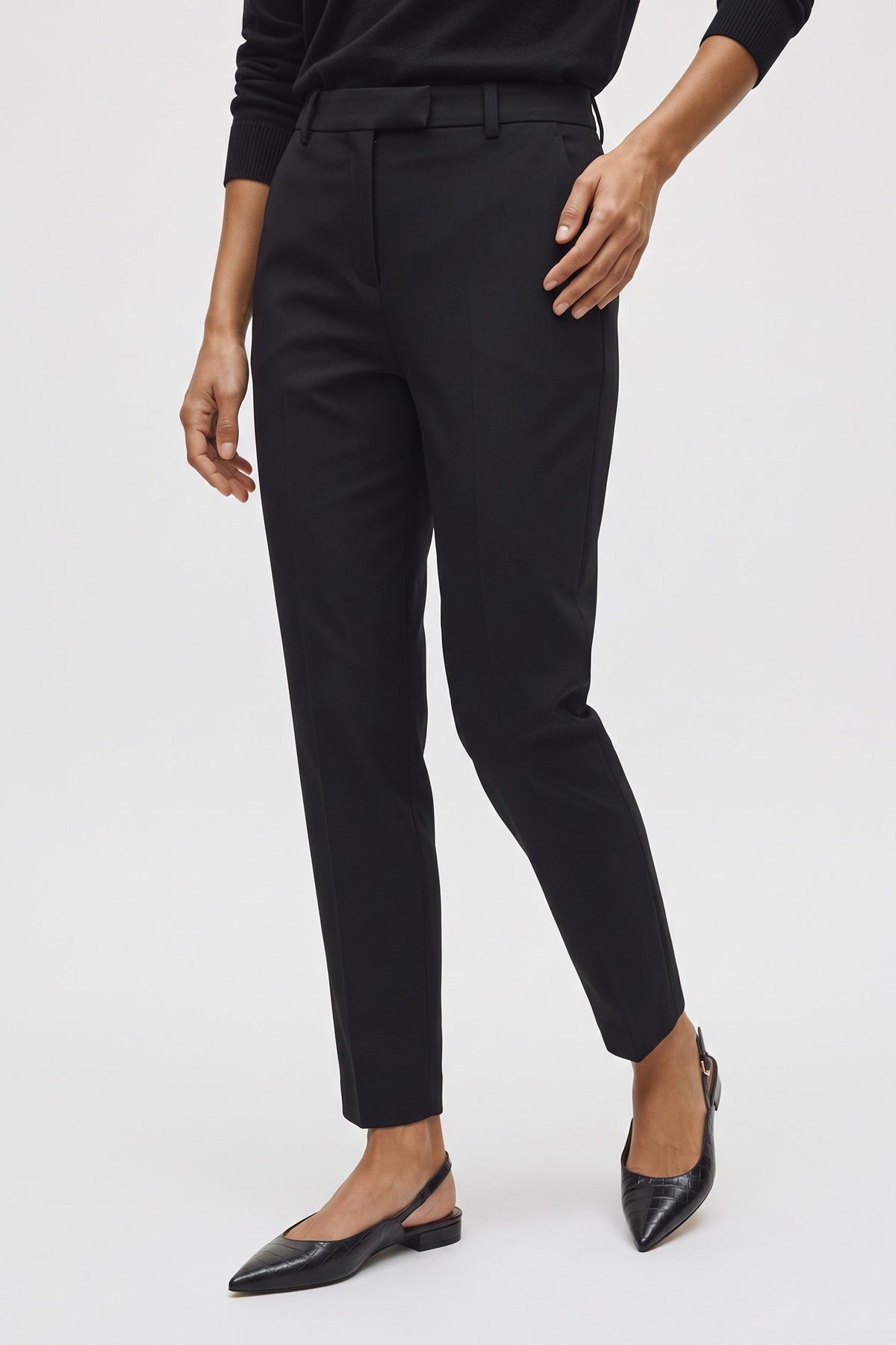 Pantalone a sigaretta elegante in crepe