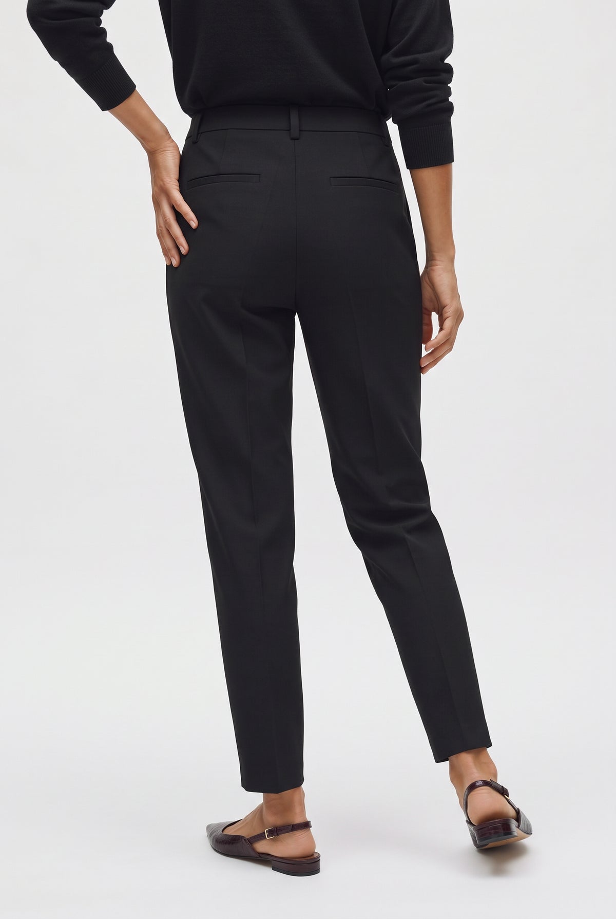 Pantalone a sigaretta elegante in crepe