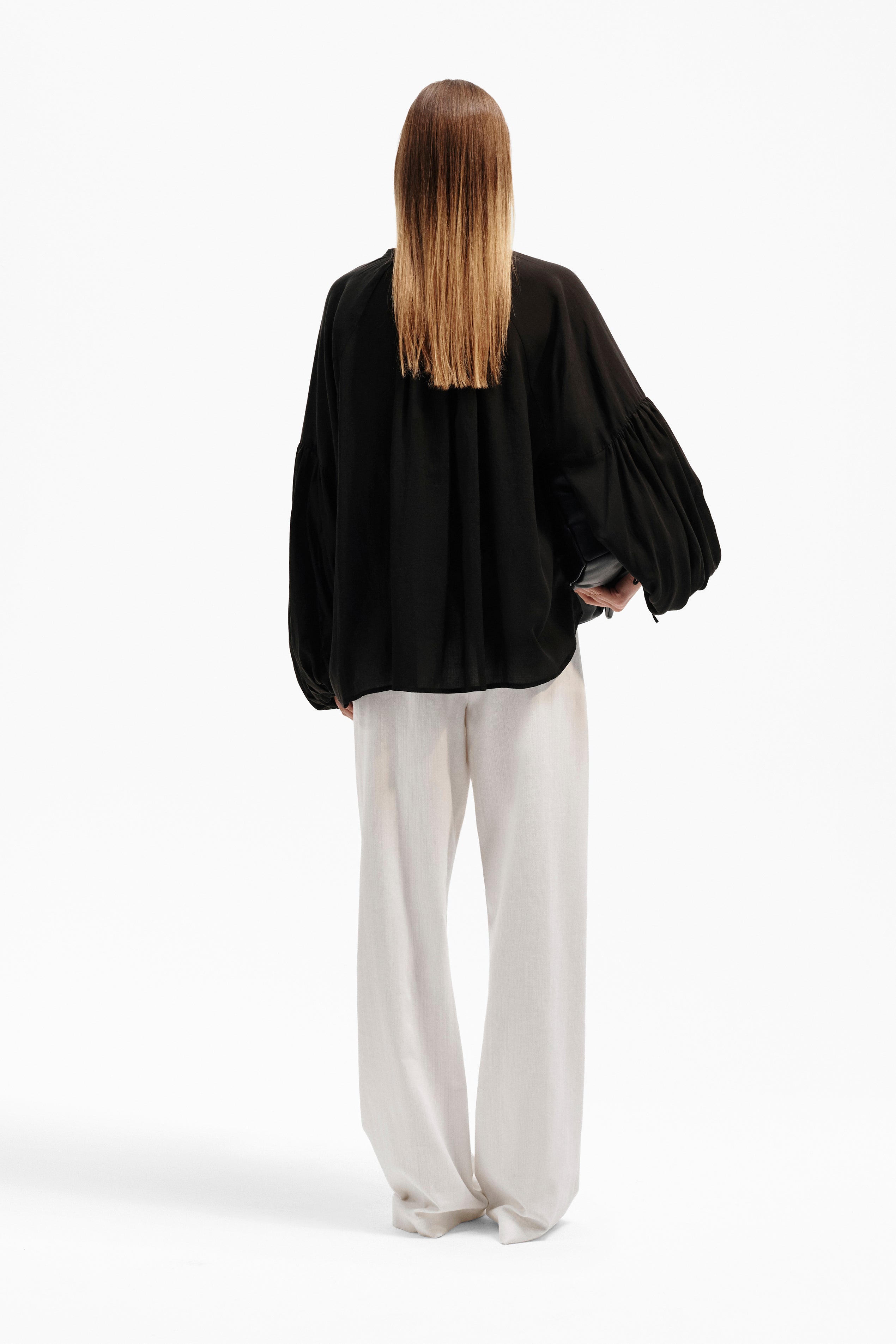 Pantalone wide leg a vita alta con pinces