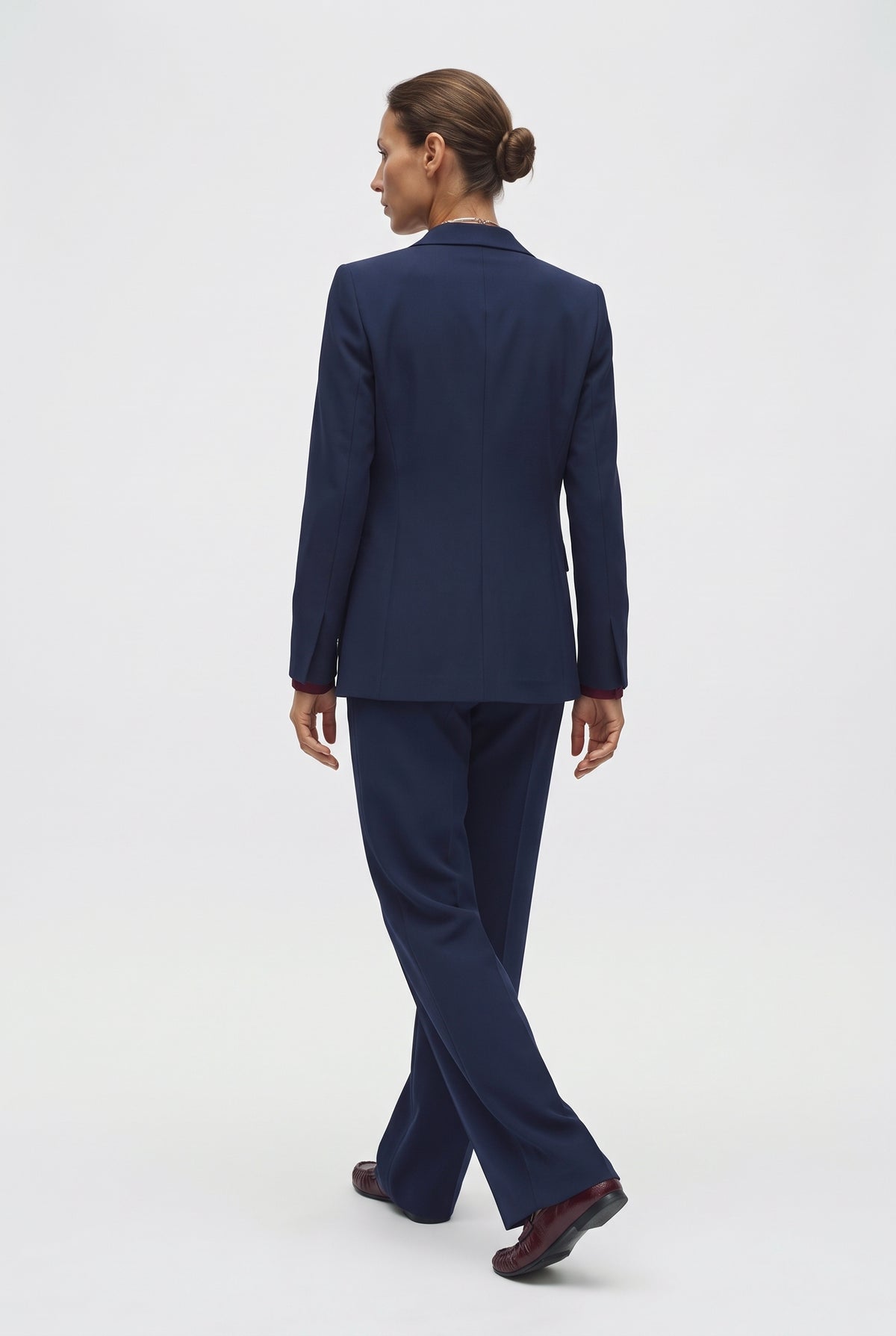 Tailleur in crepe giacca monopetto e pantalone palazzo
