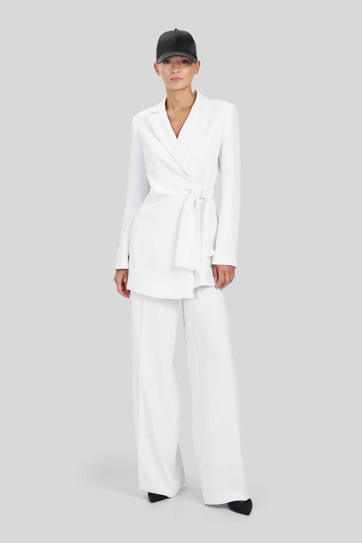 Blazer in crepe con arricciatura e fiocco laterale