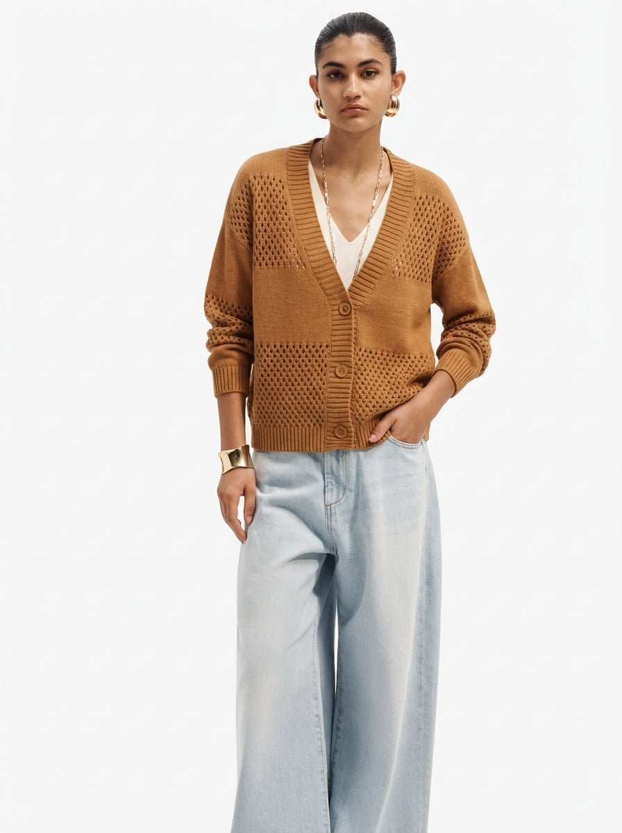 Cardigan Traforato con Bottoni in Maglia Morbida - Caractère