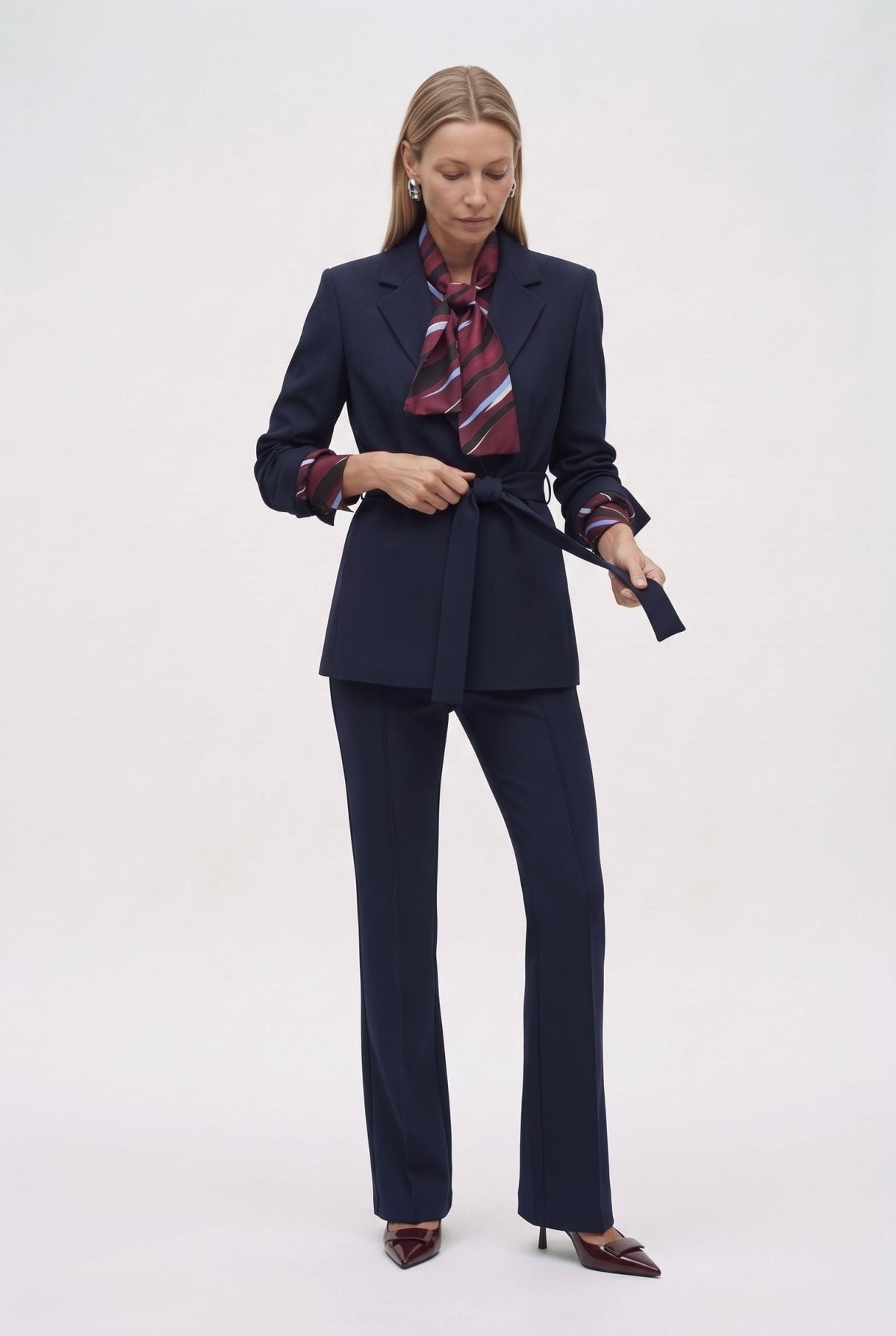 Tailleur in jersey punto Milano blazer con cintura e pantalone flare - Caractère