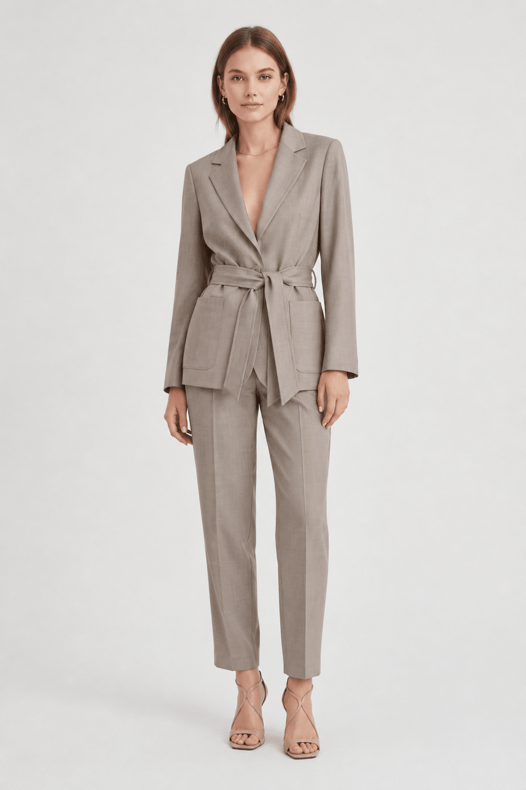 Tailleur Tortora Giacca con Cintura e Pantalone a Sigaretta - Caractère
