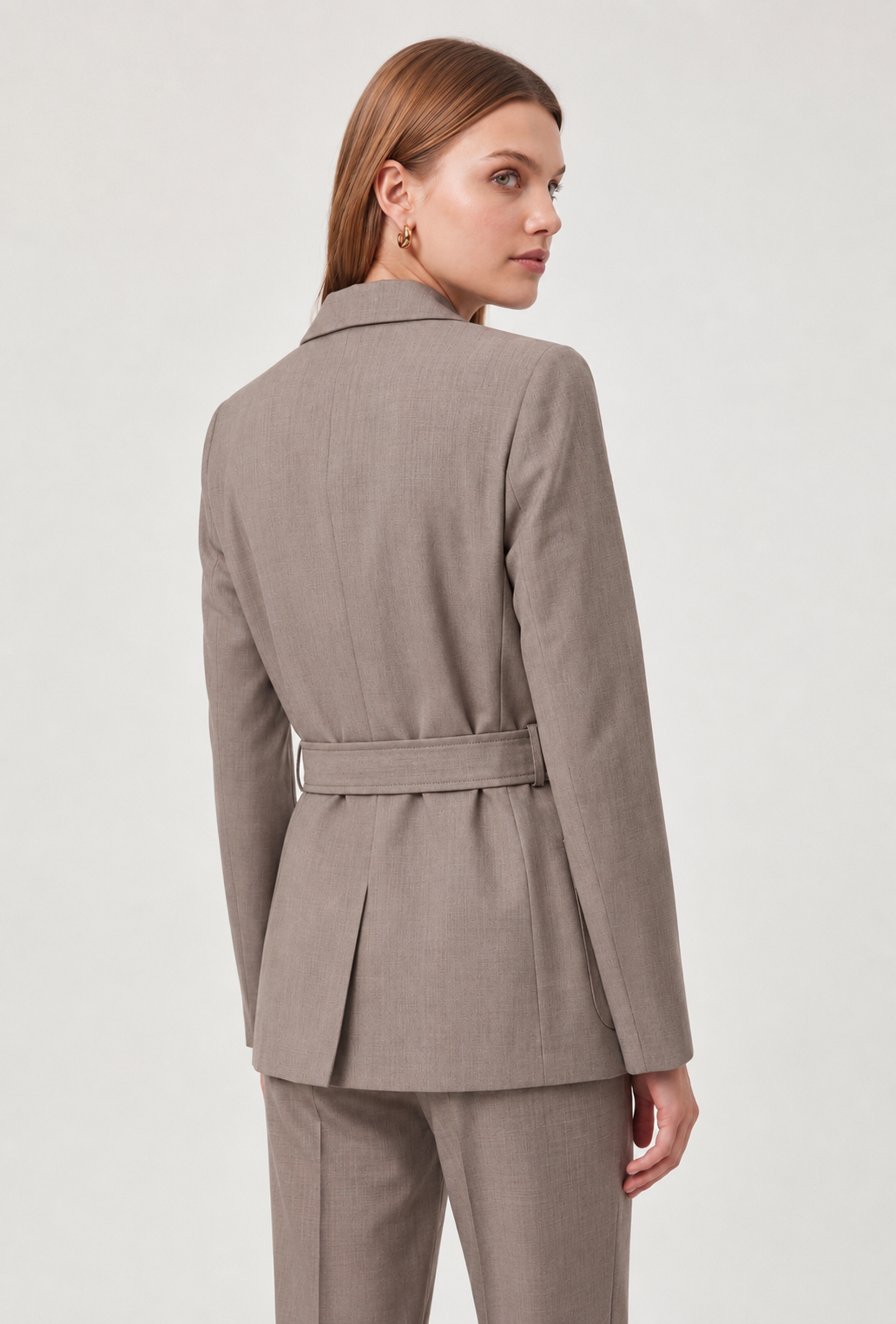 Tailleur Tortora Giacca con Cintura e Pantalone a palazzo